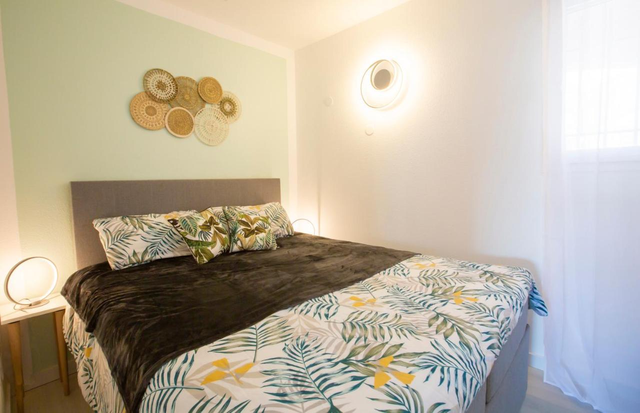 Apartamento La Vie Est Belle Gassin Exterior foto