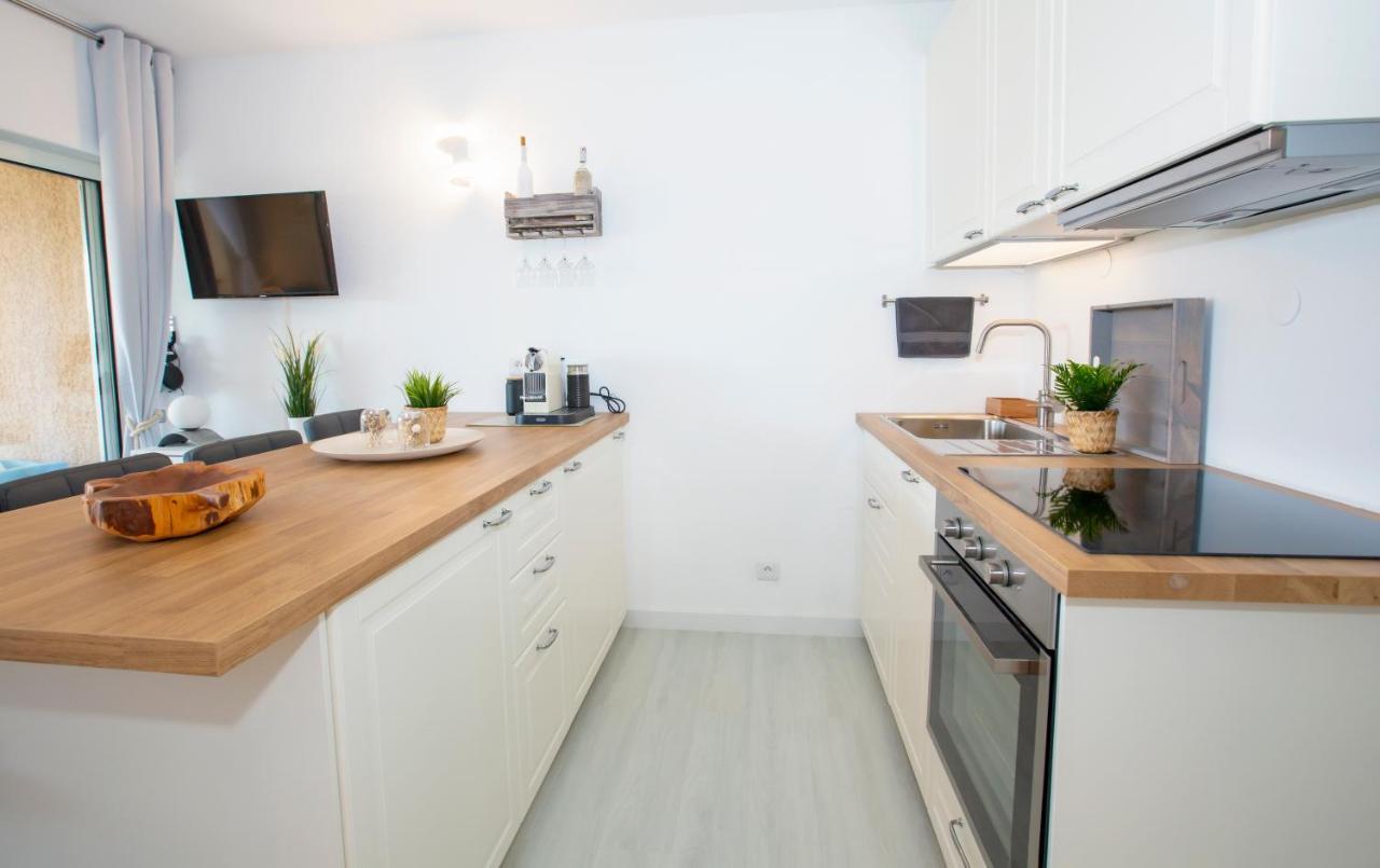 Apartamento La Vie Est Belle Gassin Exterior foto