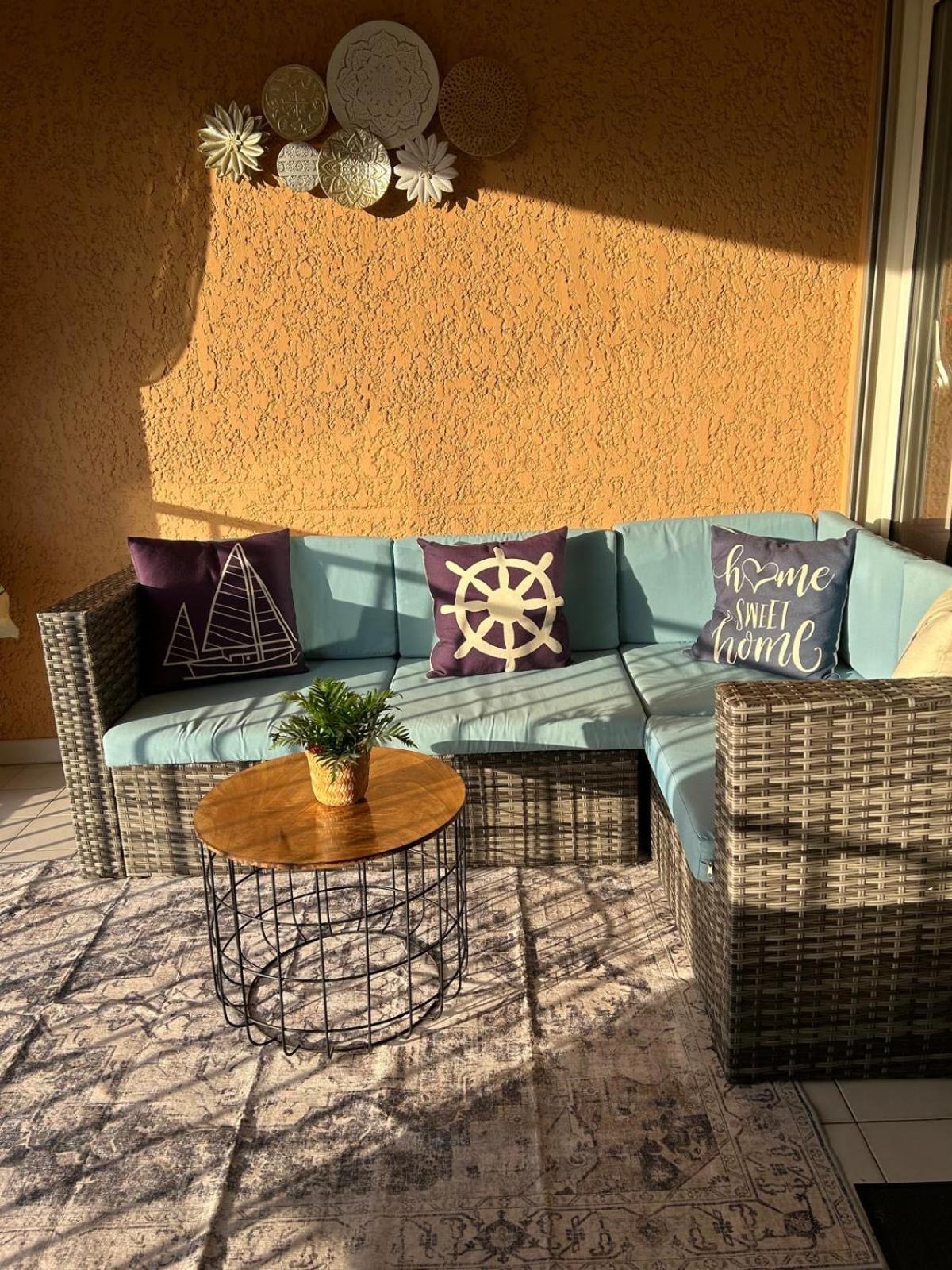 Apartamento La Vie Est Belle Gassin Exterior foto