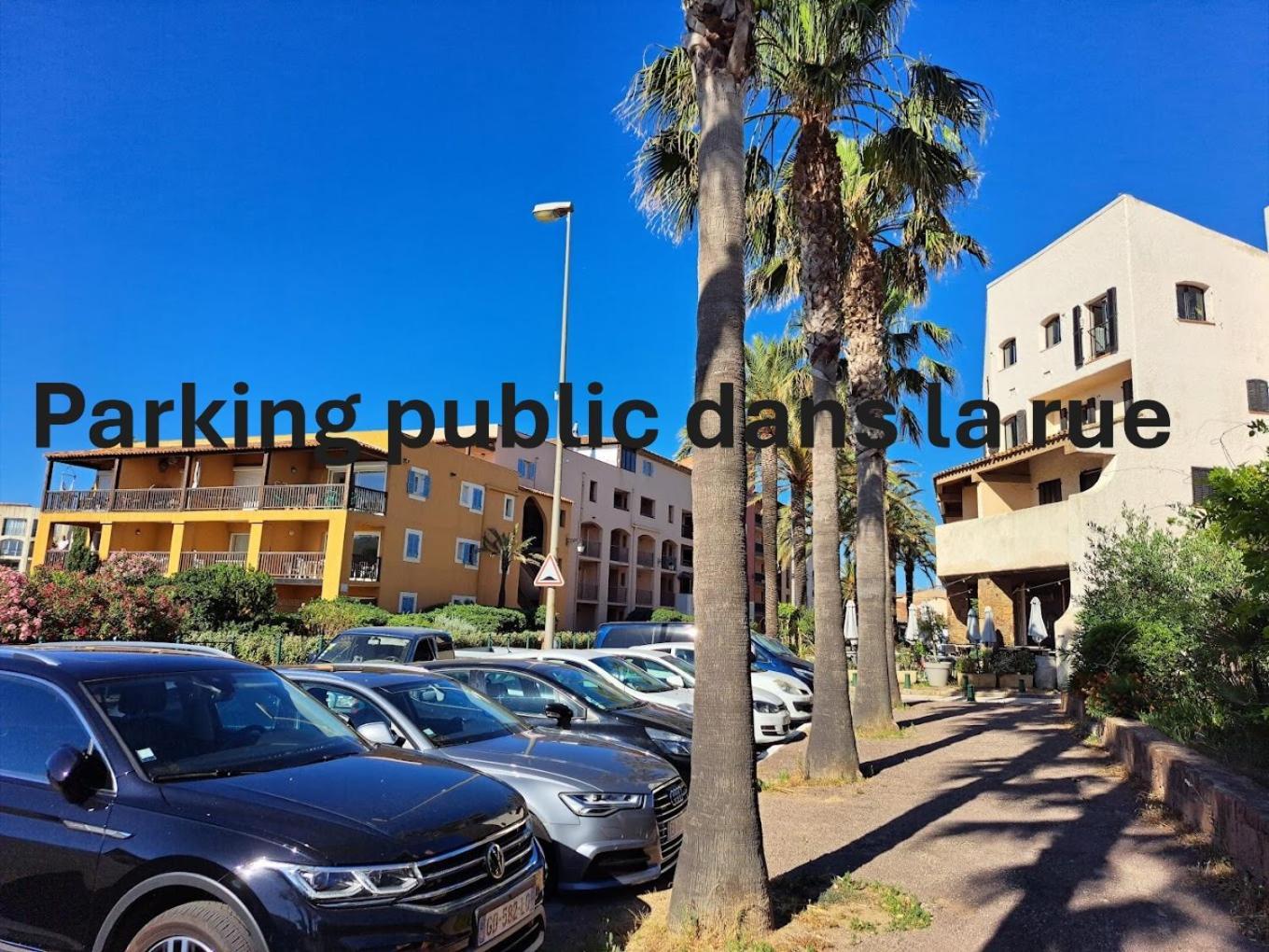 Apartamento La Vie Est Belle Gassin Exterior foto